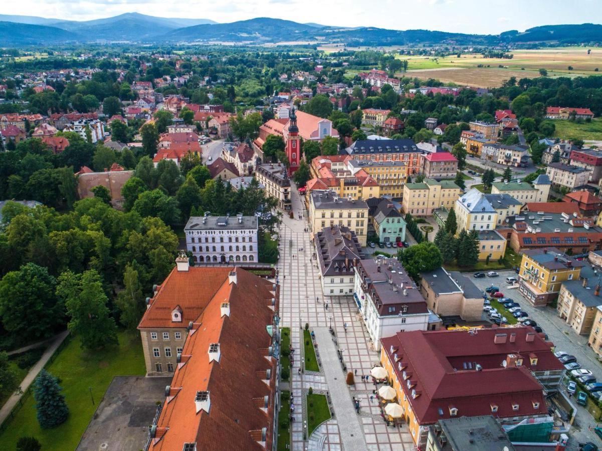 Apartament W Cieplicach Deluxe Jelenia Góra Kültér fotó